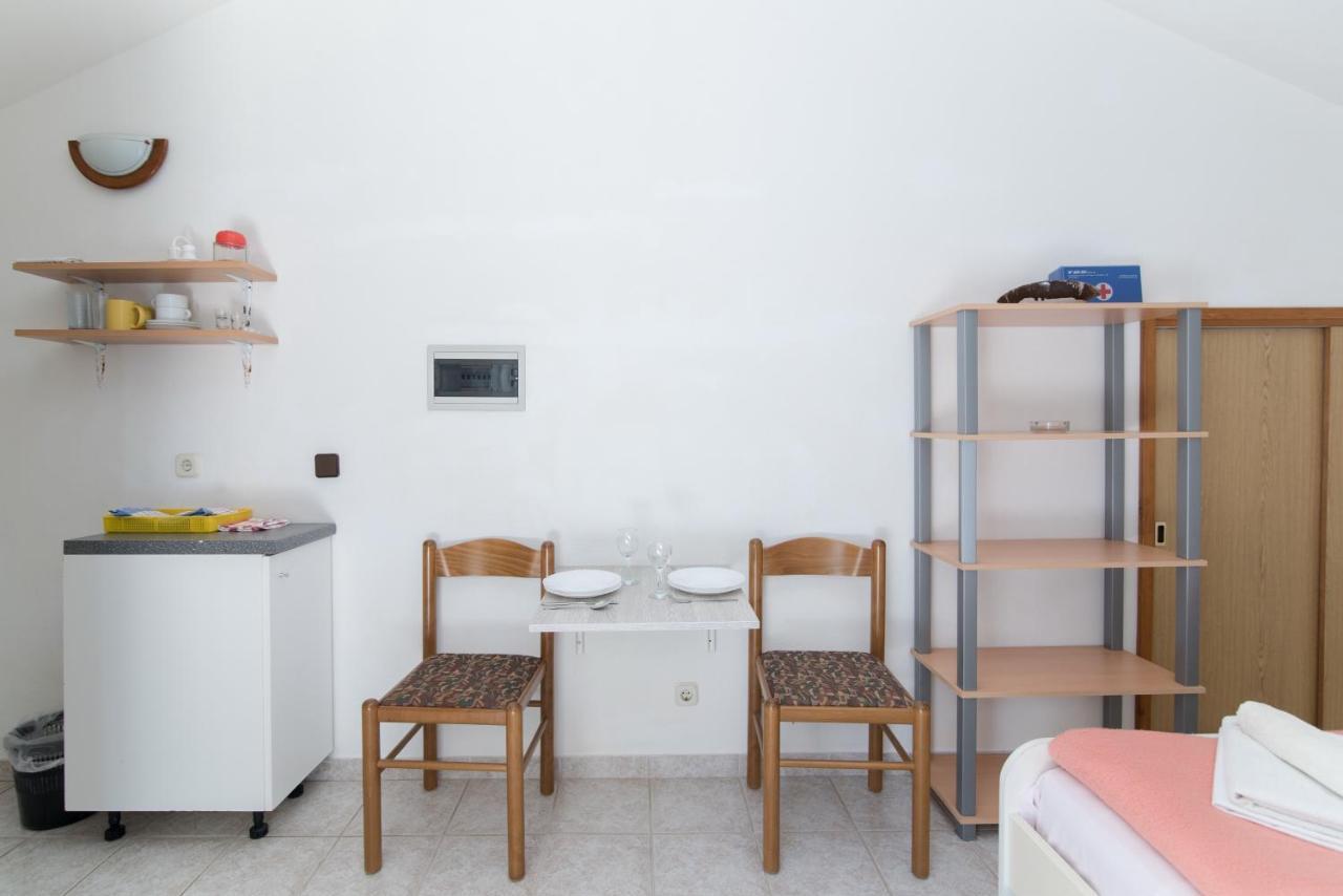 Apartments Pinija سوبيتار الغرفة الصورة